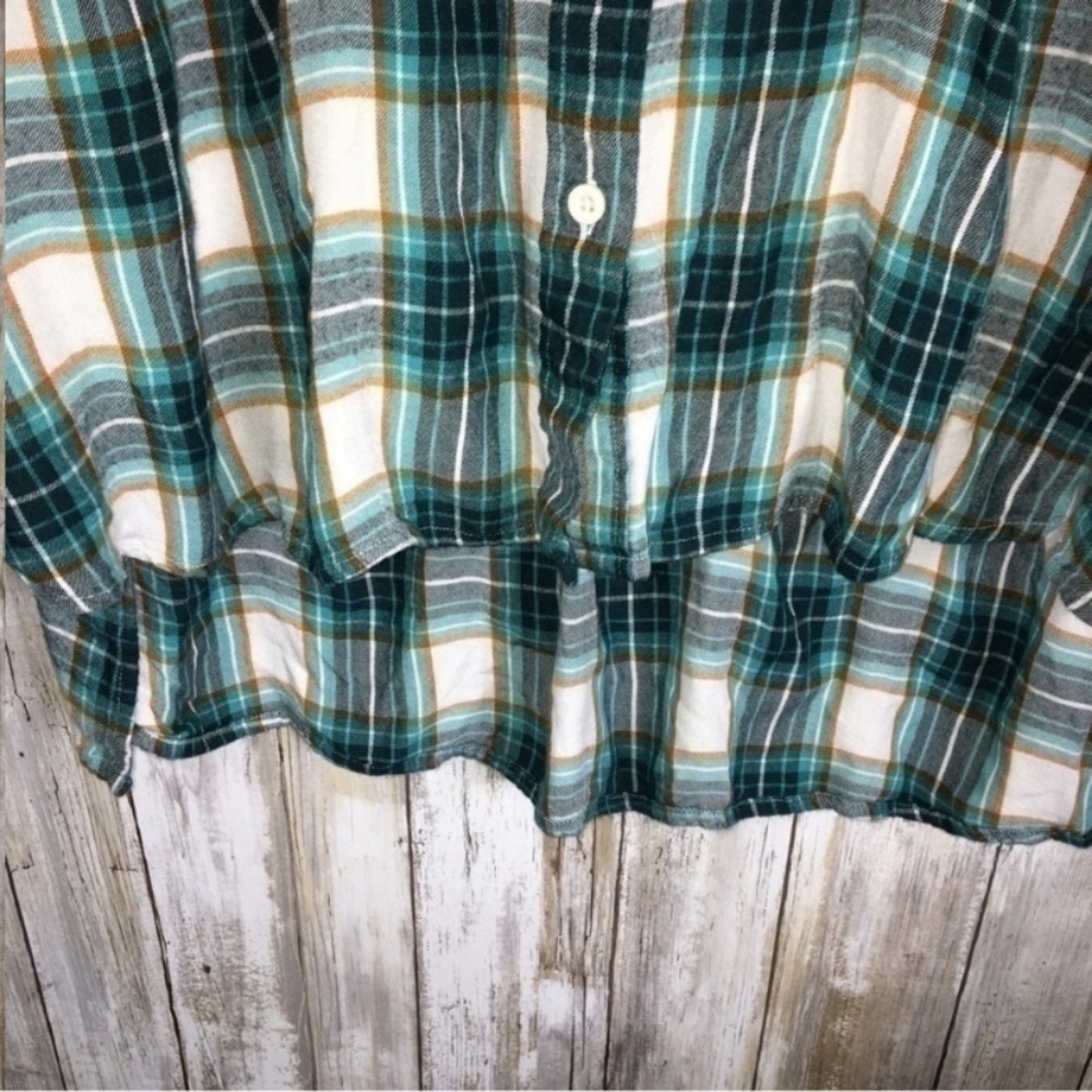 Lane Bryant No Peak Button Front Green Plaid Boyfriend Top - Picture 3 of 4